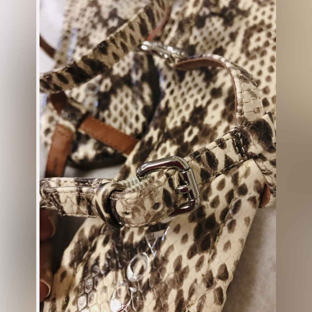 🤎COACH Jasmin PTE Natural Snakeskin Print Flat Toe Thong Strap Sandal - Picture 3 of 10